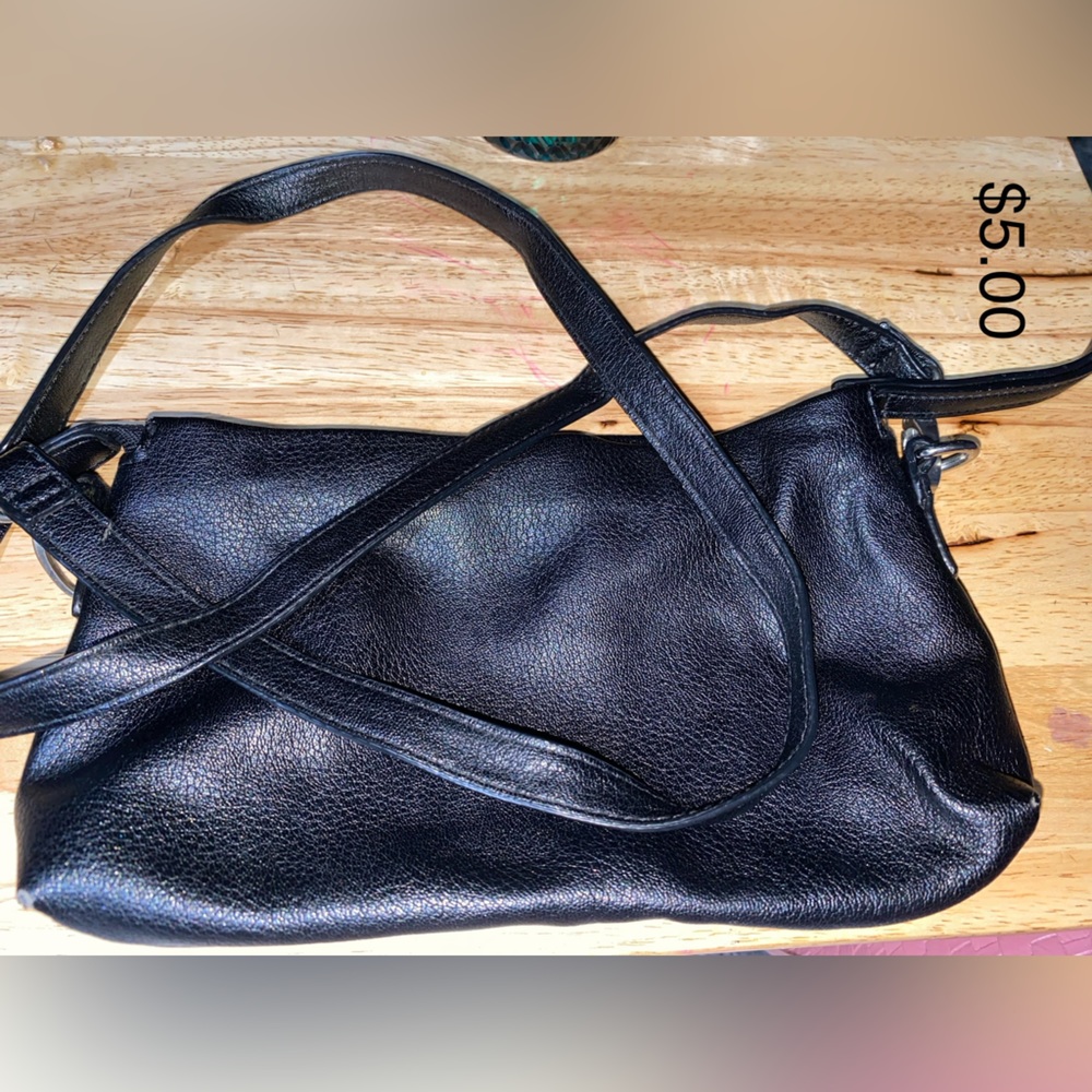 Purses - Picture 4 of 5